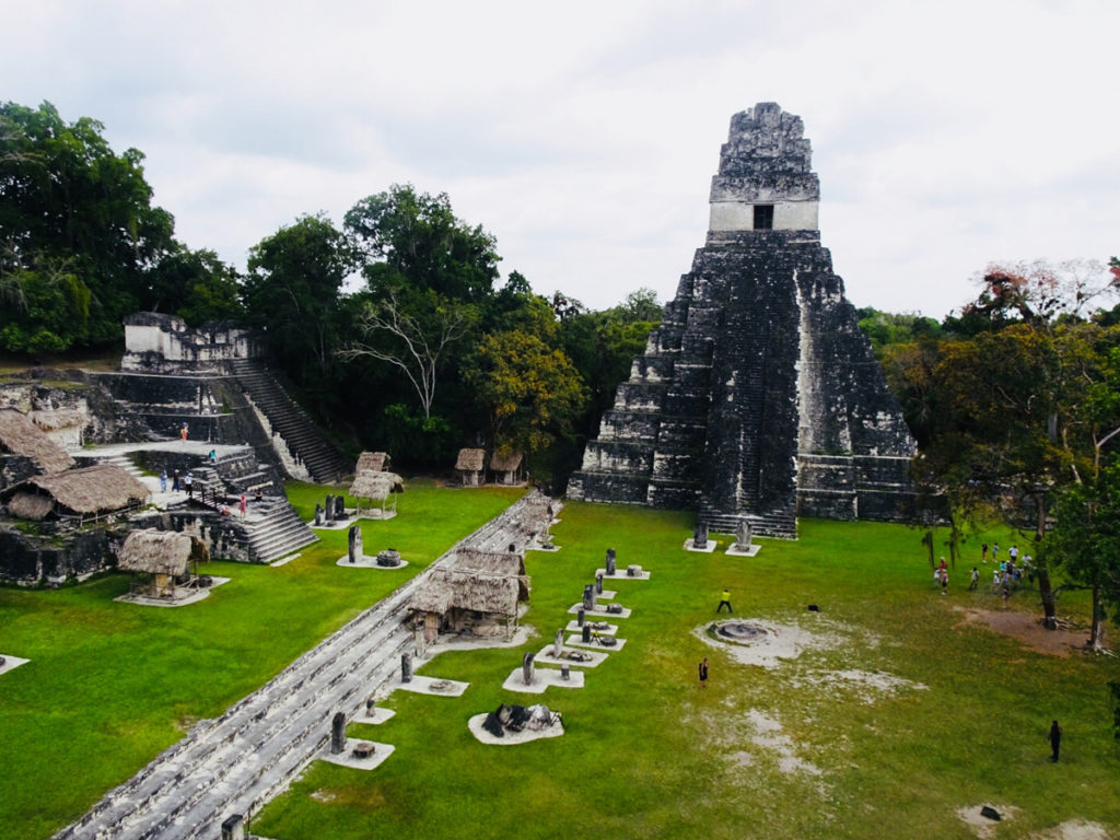 Travel-Designer-Reisverhalen-Op-reis-met-Jaimie-Quatemala-en-belize-Plein-Maya-Tempel